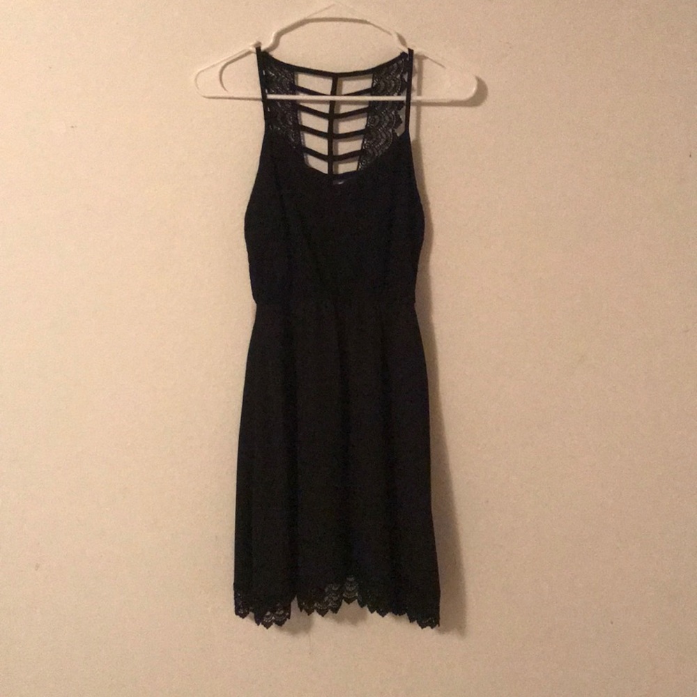 A short loose mid length dress